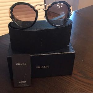 Prada wanderer sunglasses brand new